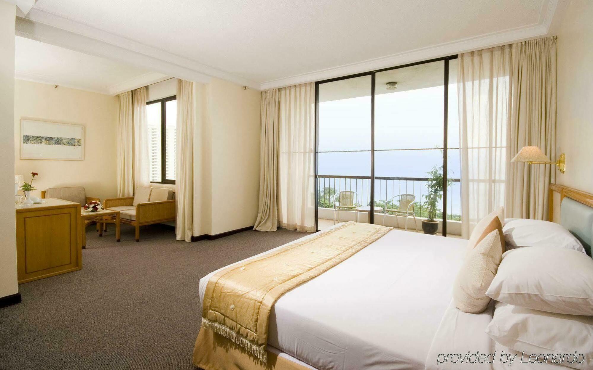 M Social Resort Penang Tanjung Bungah  Room photo
